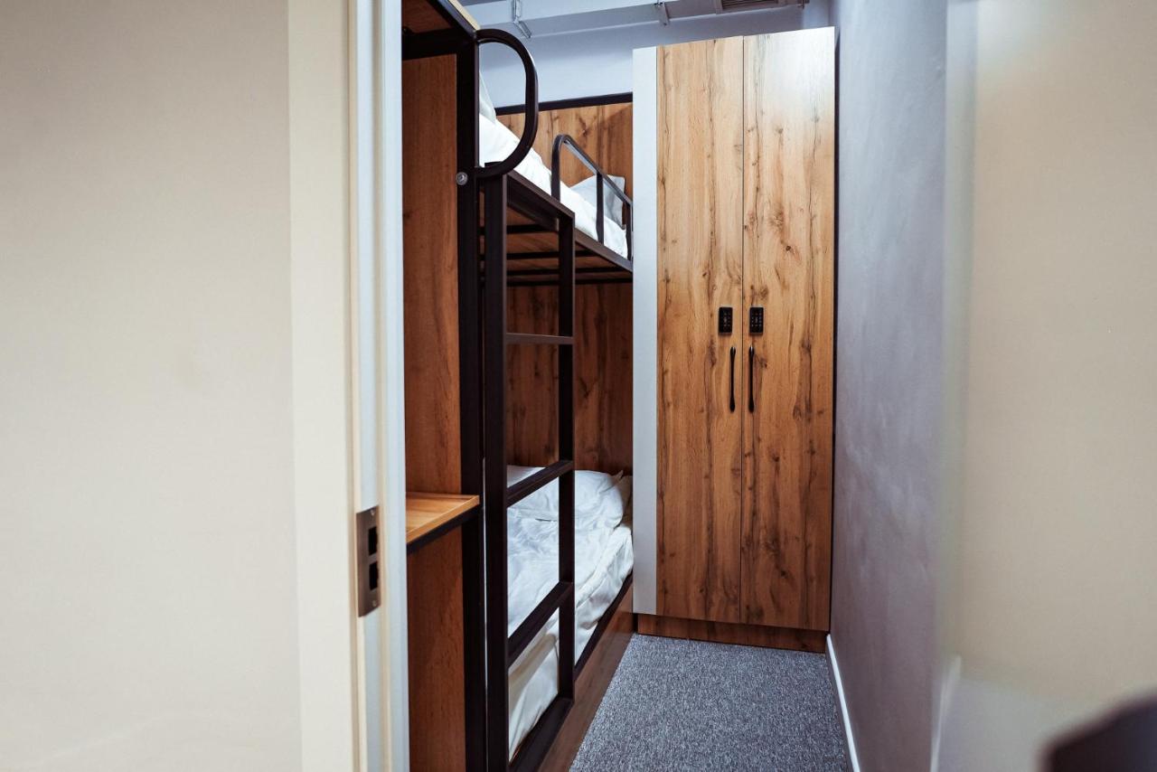 Aiva Hostel ビシュケク エクステリア 写真