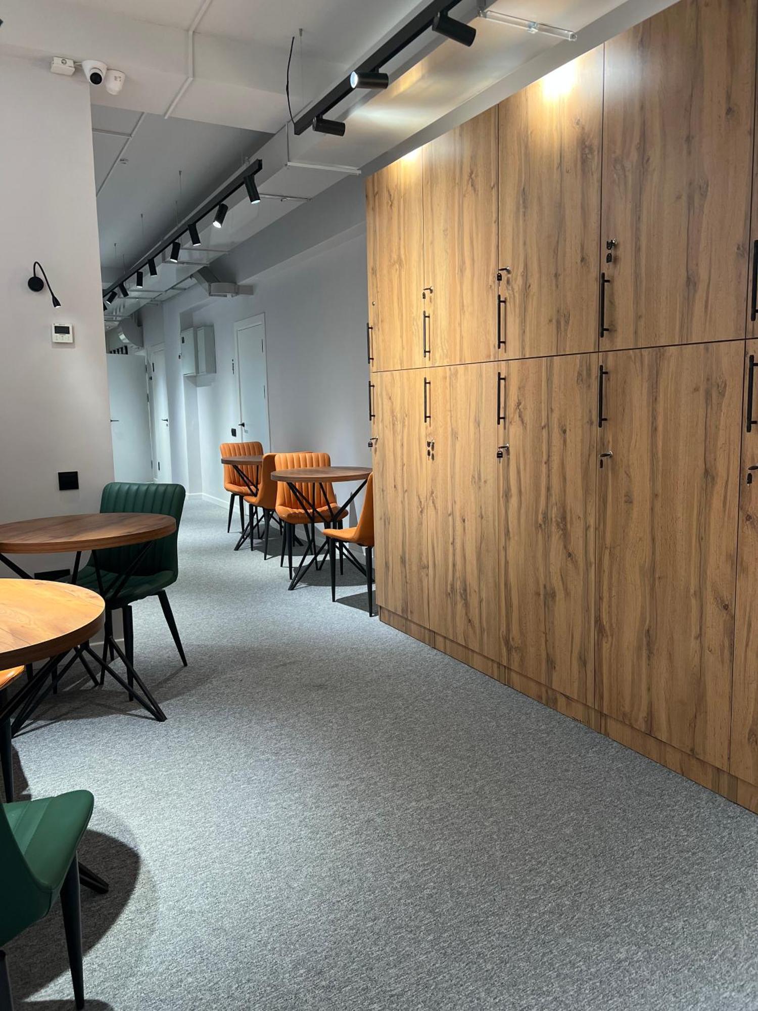 Aiva Hostel ビシュケク エクステリア 写真
